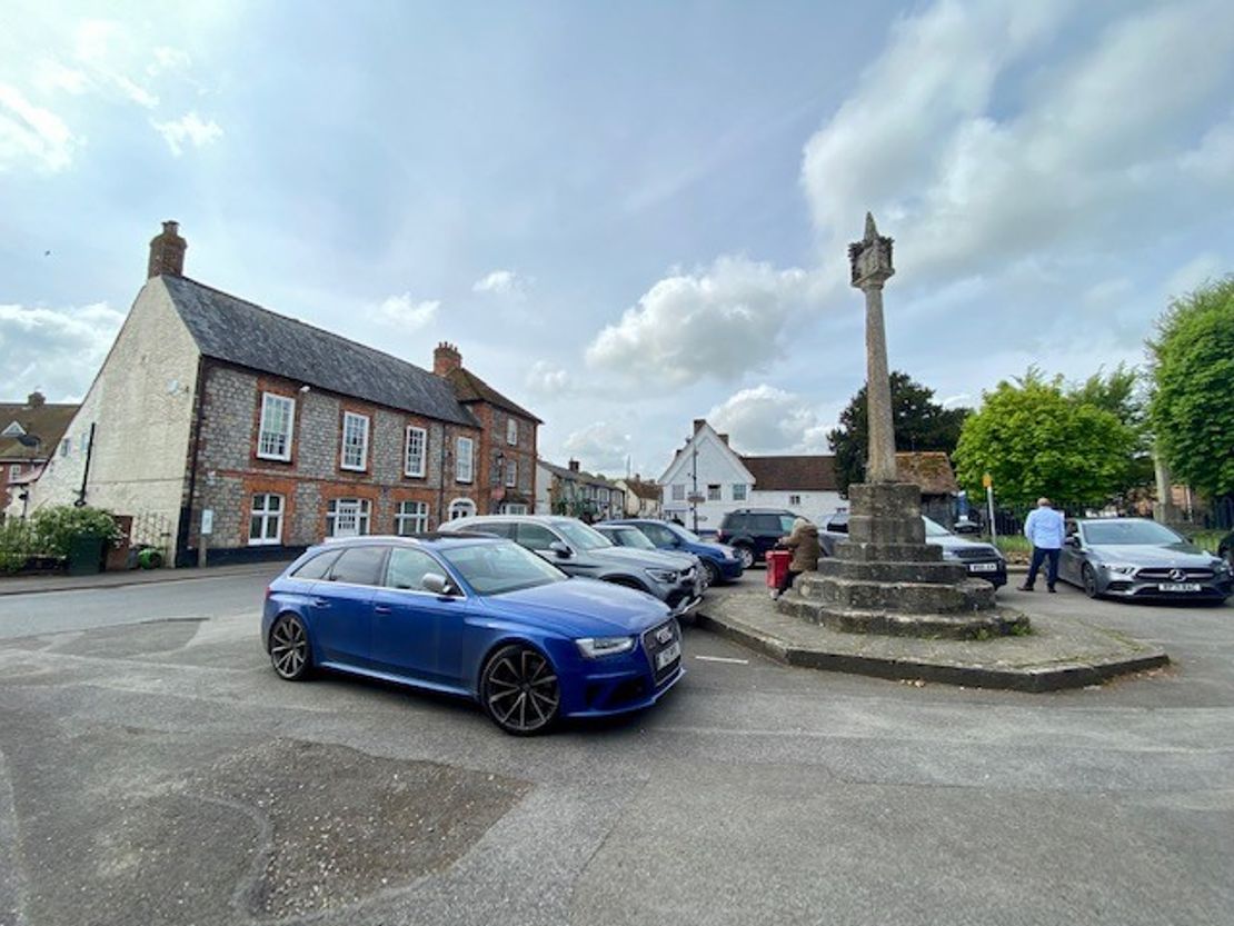 Left Hand Side Retail / Office Unit, 5 Market Place, Lambourn, Hungerford, West Berkshire, RG17 8XU