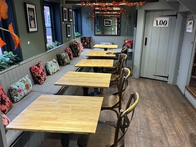 Property Image for The Larder, 12 Earley Court, Lymington, Hampshire, SO41 9EP