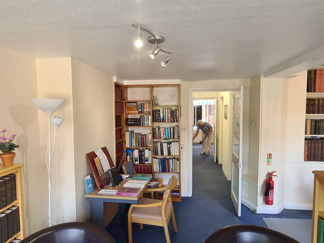 60 Baker Street, Weybridge, KT13 8AL