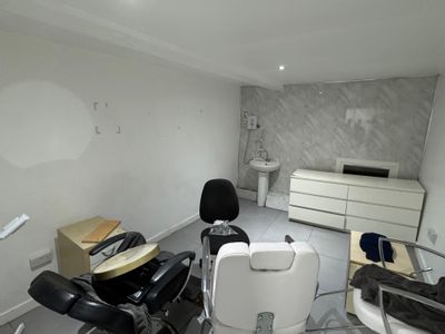 Property Image for 258 Albert Dr, Glasgow G41 2NL