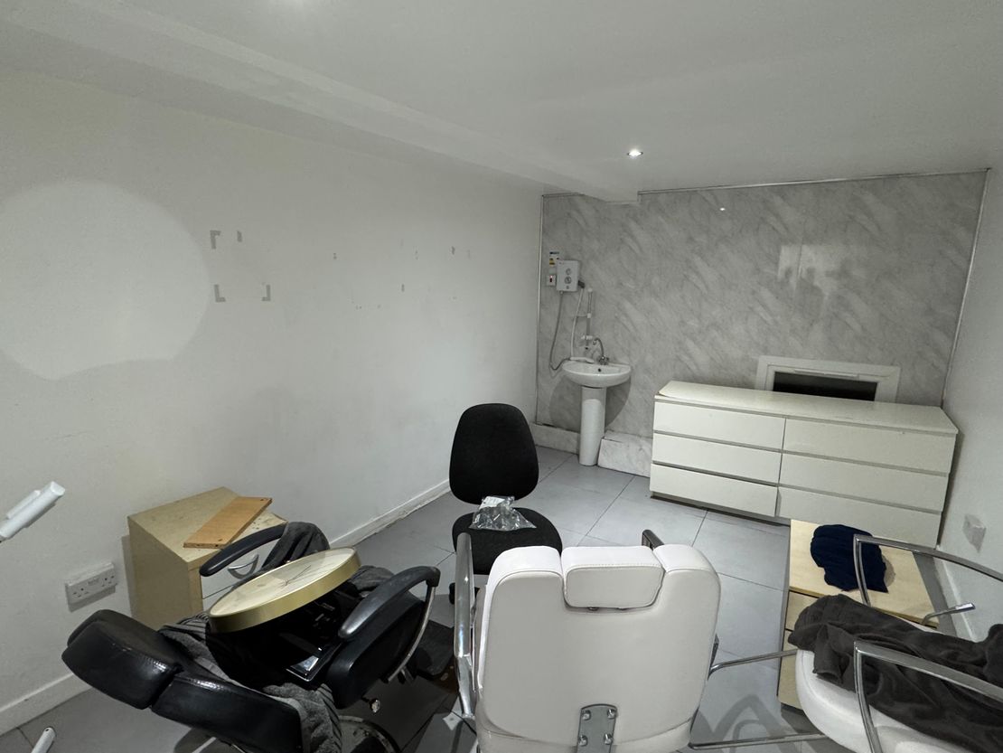 258 Albert Dr, Glasgow G41 2NL