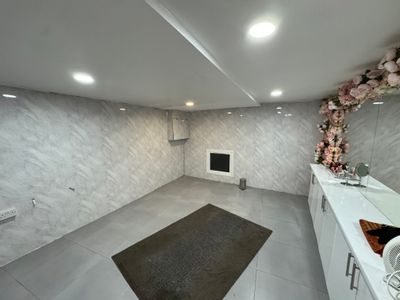 Property Image for 258 Albert Dr, Glasgow G41 2NL