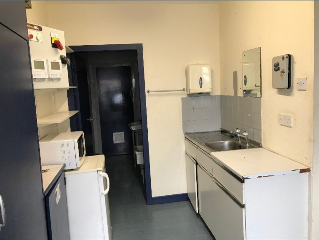 12/14 Titchfield St, Kilmarnock KA1 1PH, UK