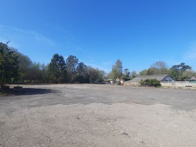Property Image for Leonards Turf Farms, W Park Rd, Newchapel, Lingfield RH7 6HT