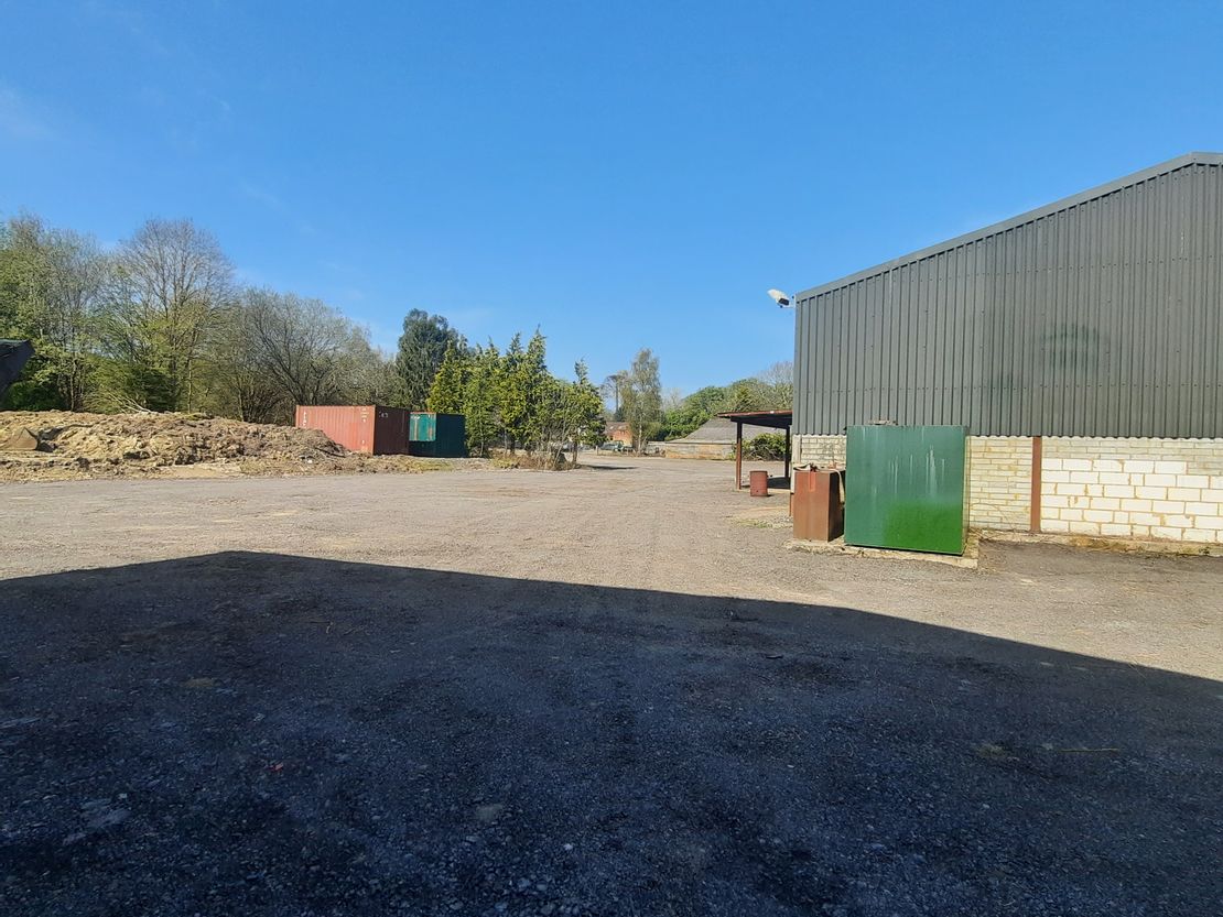 Leonards Turf Farms, W Park Rd, Newchapel, Lingfield RH7 6HT