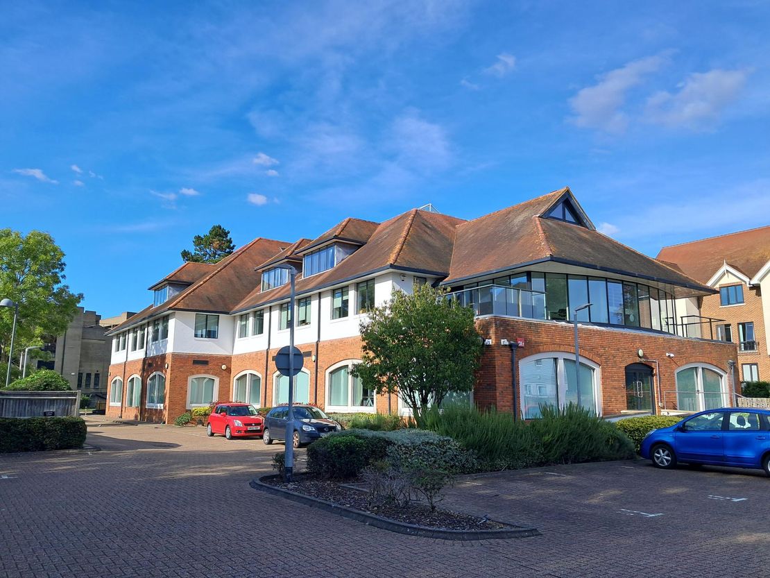 Grove House, Guildford Road, Fetcham, Leatherhead, Surrey, KT22 9DF