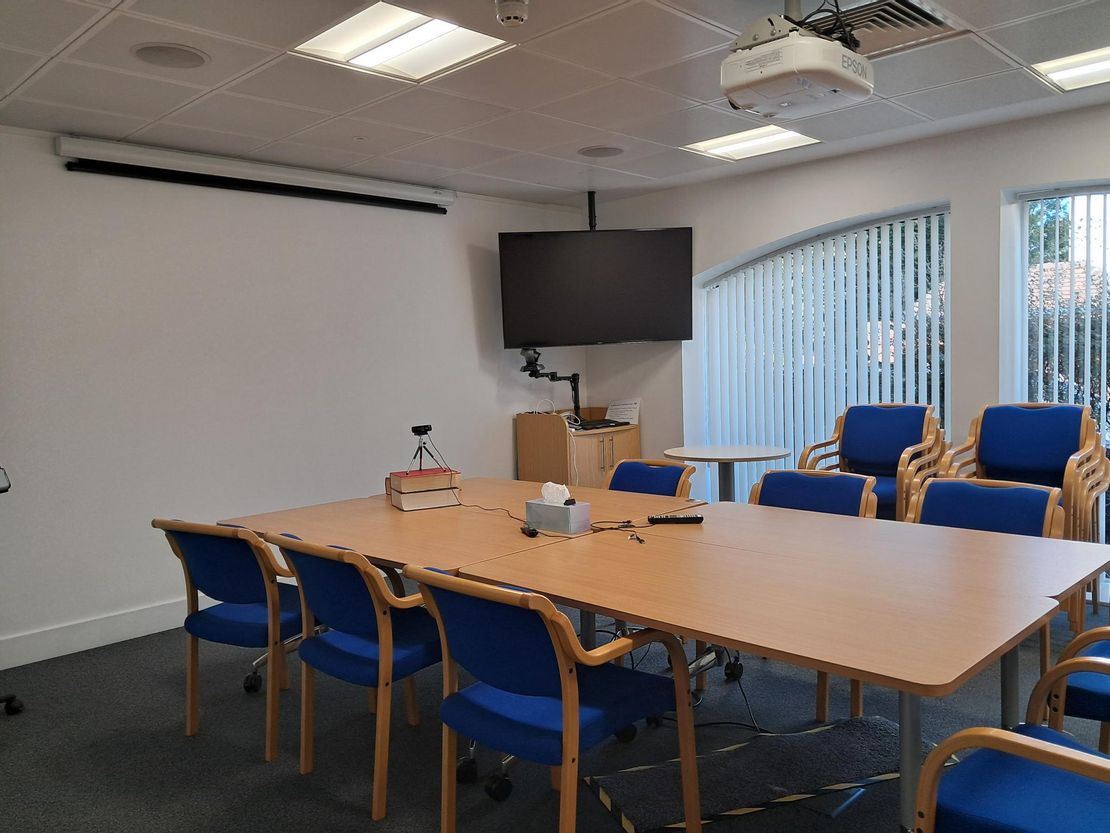 Grove House, Guildford Road, Fetcham, Leatherhead, Surrey, KT22 9DF