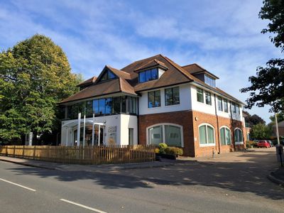 Property Image for Grove House, Guildford Road, Fetcham, Leatherhead, Surrey, KT22 9DF