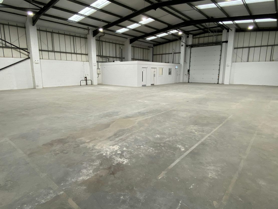 Unit 1 Crayside Industrial Estate, Thames Road, Crayford, DA1 4RF