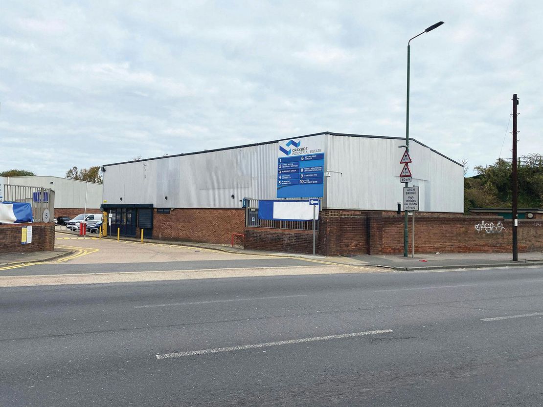 Unit 1 Crayside Industrial Estate, Thames Road, Crayford, DA1 4RF