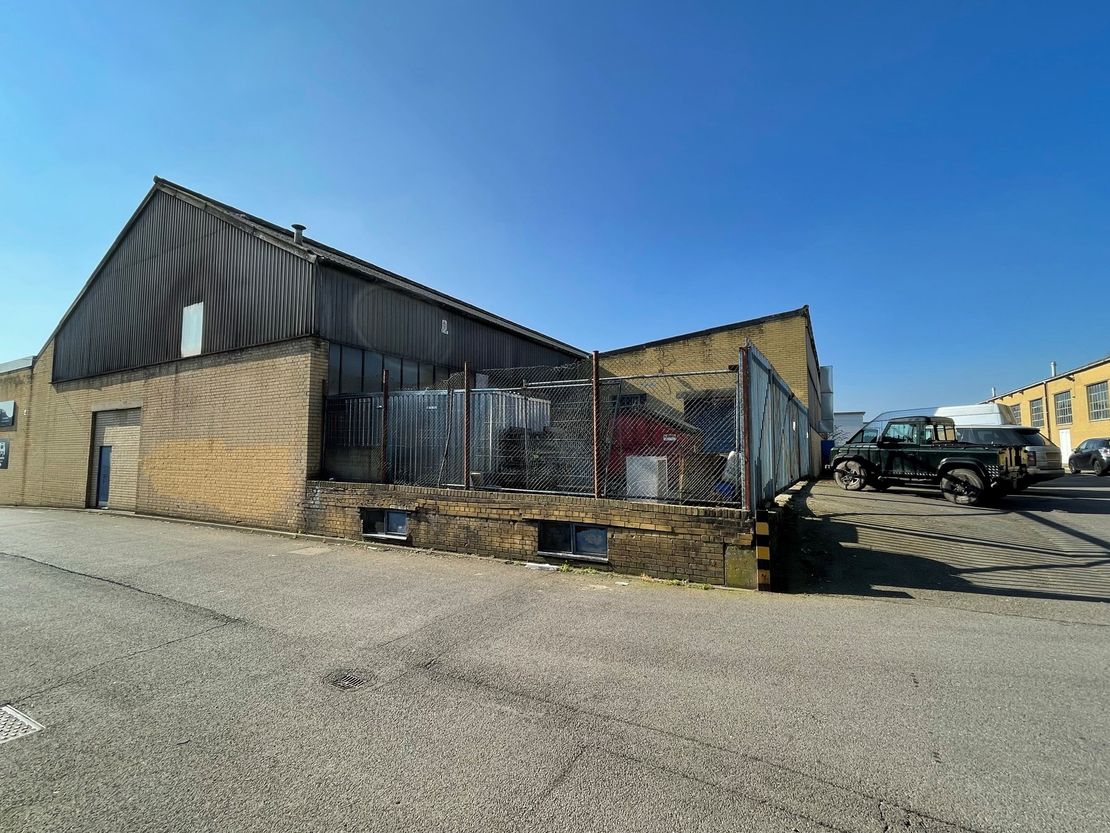 Unit 3 Monza House, Fircroft Way, Edenbridge, Kent, TN8 6EJ