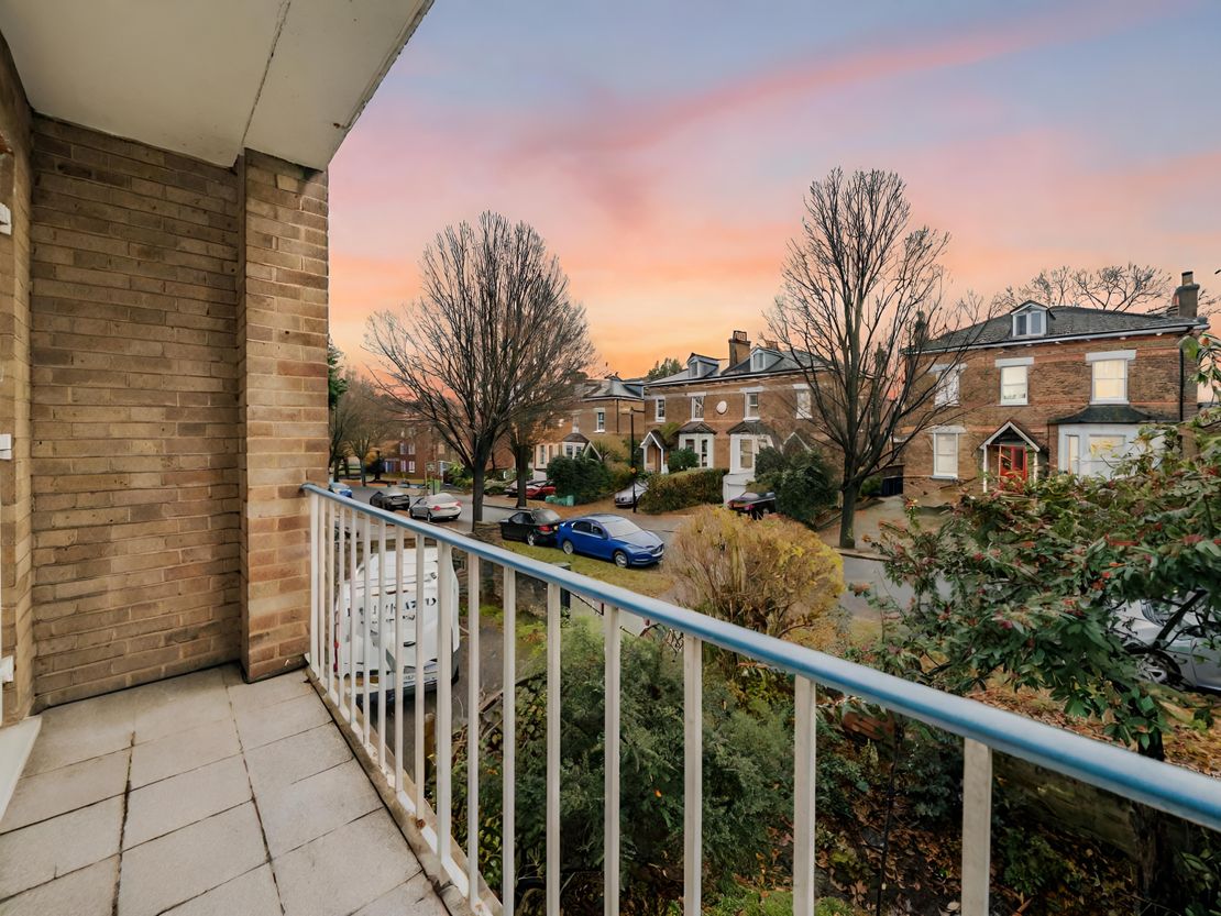 Mount Avenue, London W5