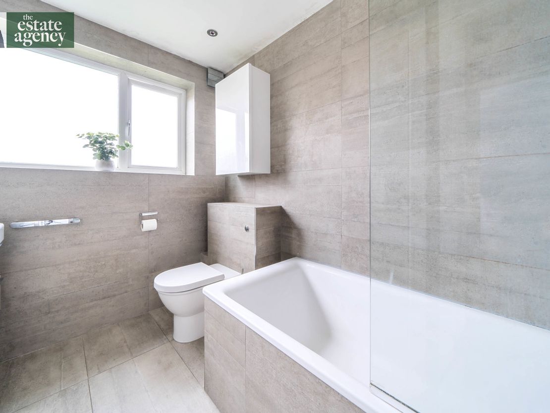 Mount Avenue, London W5