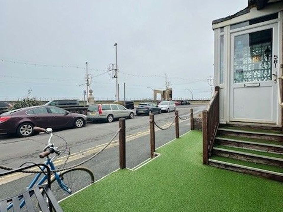 Alderley Hotel, 581 New South Promenade, Blackpool, FY4 1NG