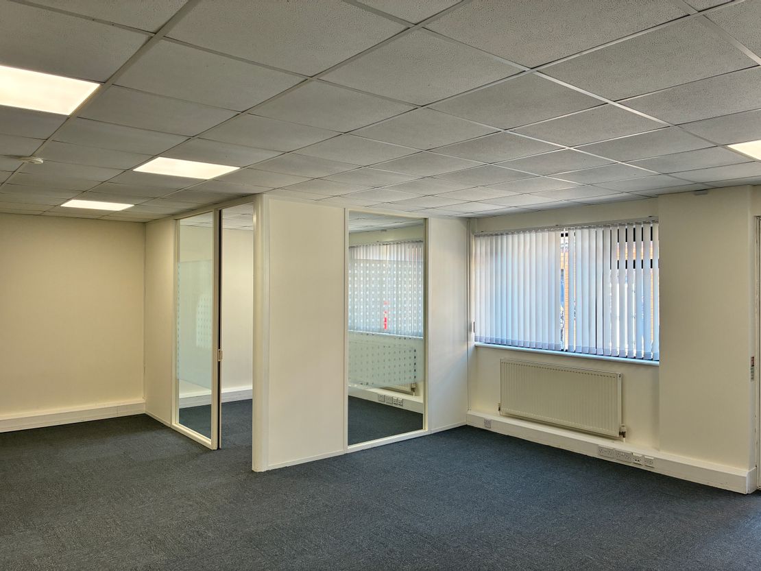Unit 17, Walker Avenue, Wolverton Mill, Milton Keynes, MK12 5TW