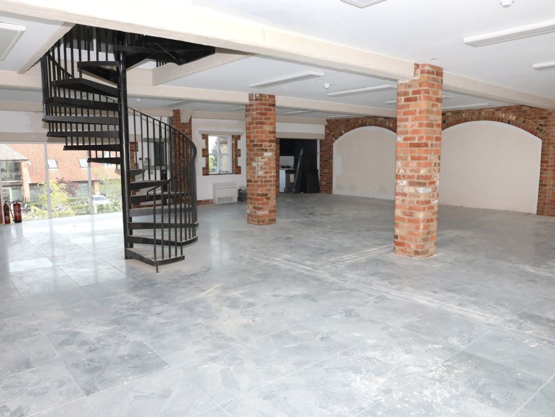 Arch Barn East, Pury Hill Business Park, Nr Alderton, Milton Keynes, NN12 7LS