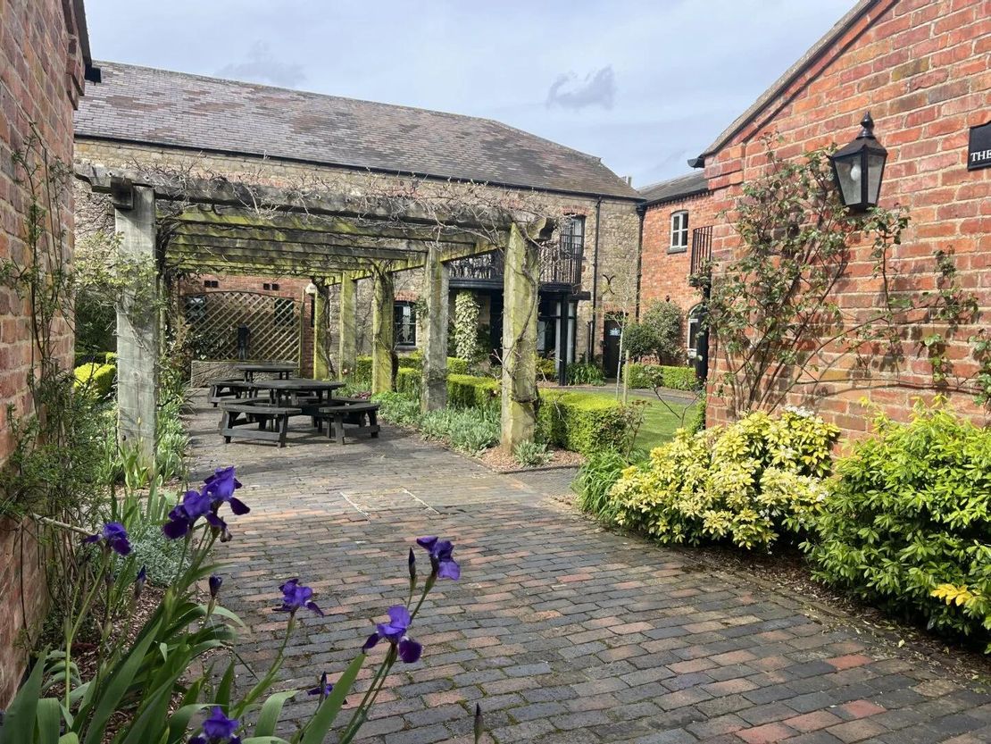 Arch Barn East, Pury Hill Business Park, Nr Alderton, Milton Keynes, NN12 7LS
