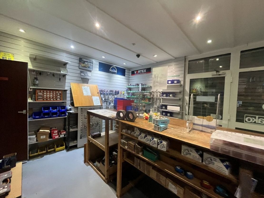 38 Boss Hall Road, Ipswich, Suffolk, IP1 5BN