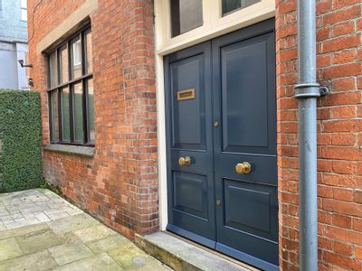 Property Image for 2 Tokenhouse Yard, Nottingham NG1 2JF