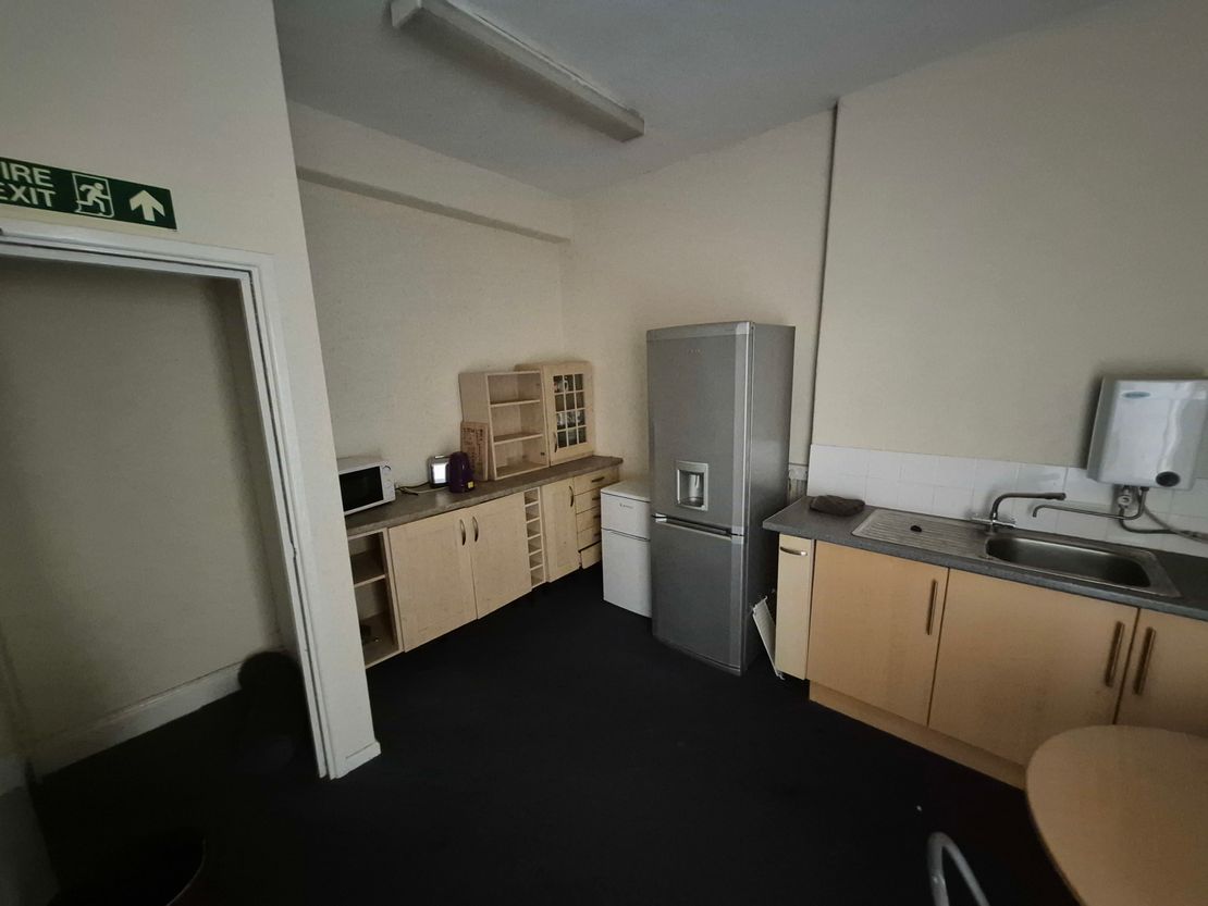 1 Jacksons Buildings, Victoria Street, Glossop, SK13 8AQ