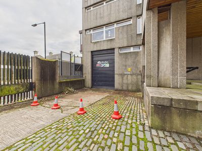 Property Image for 6, North Isla Street, Dundee, Tayside, DD3 7JQ