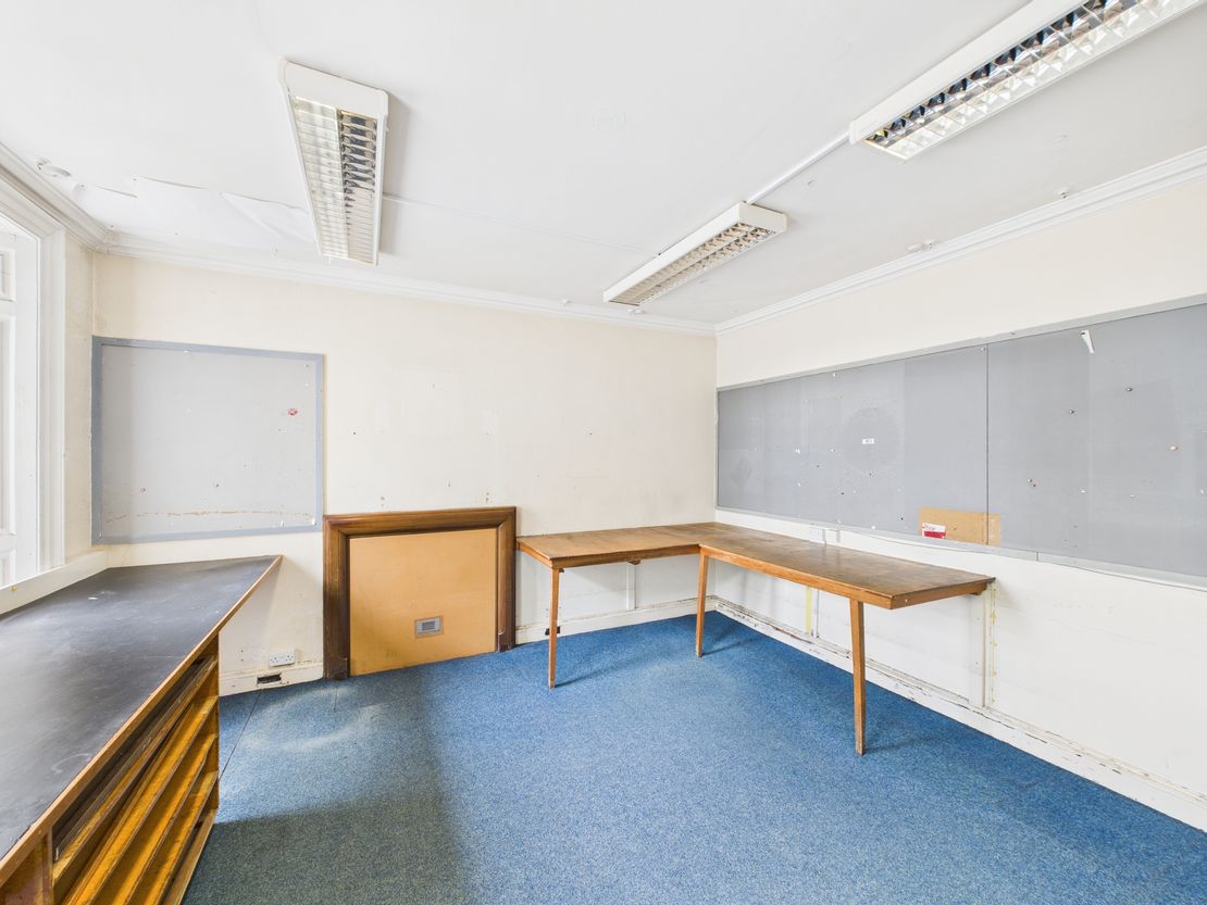 125 Nethergate, Dundee, City Of Dundee, DD1 4DW