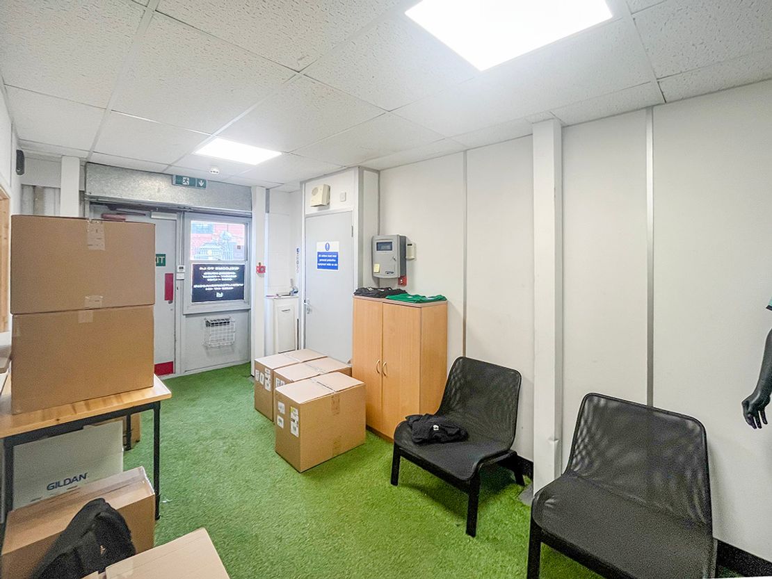 1 Riverside Park industrial Estate, Dogflud Way, Farnham, GU9 7UG