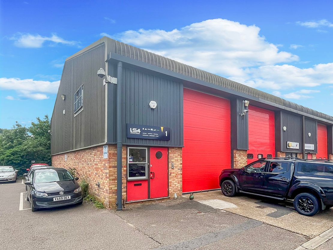 1 Riverside Park industrial Estate, Dogflud Way, Farnham, GU9 7UG