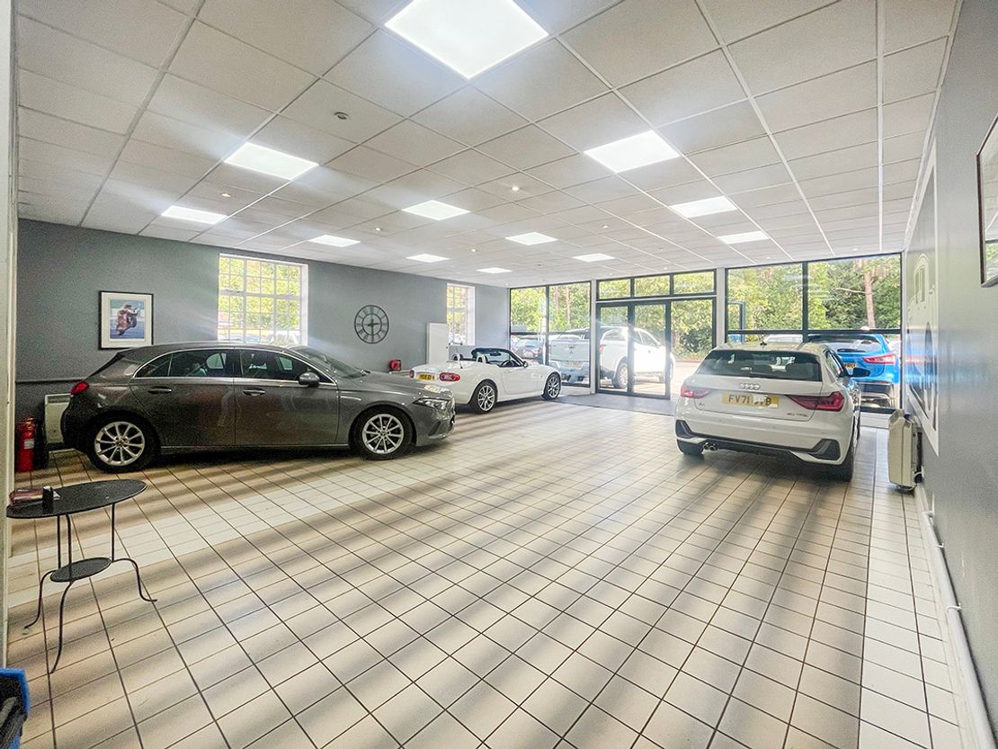 Rushmoor Garage, Tilford Road, Rushmoor, Farnham, GU10 2EP