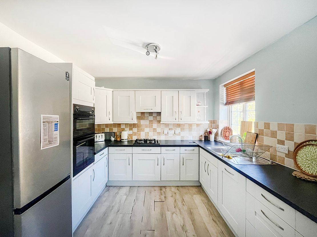 Rushmoor Garage, Tilford Road, Rushmoor, Farnham, GU10 2EP