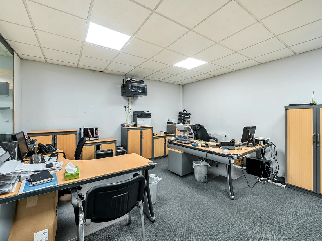 Unit 6, Garnett Close, Watford, WD24 7GN