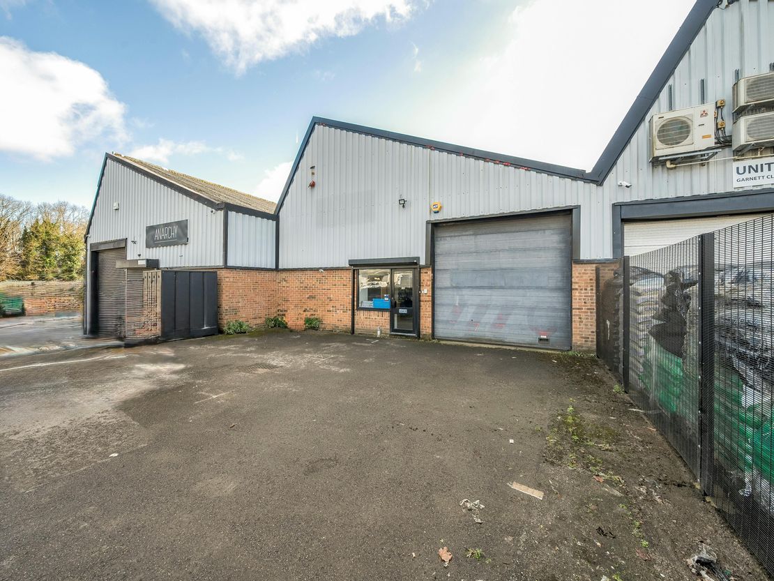 Unit 6, Garnett Close, Watford, WD24 7GN