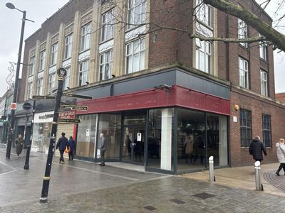 Property Image for 42 High Street, Brentwood, CM14 4AJ