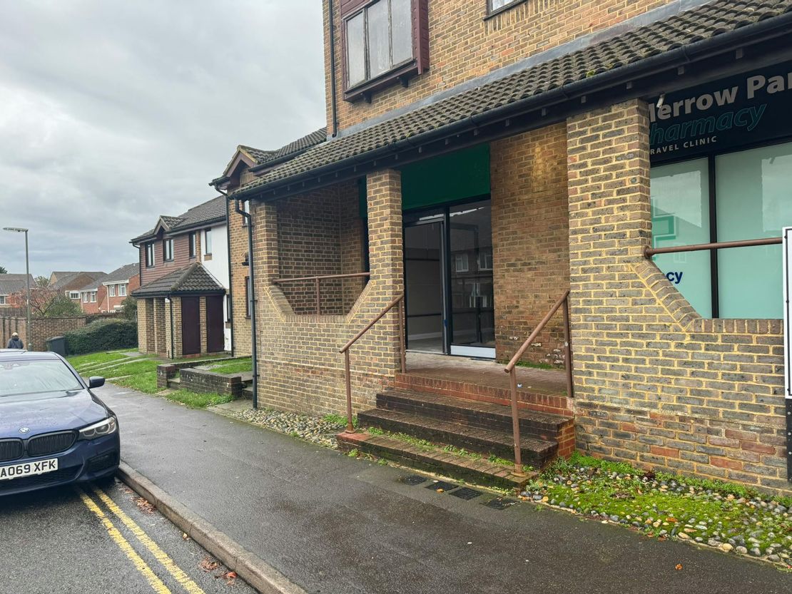 4 Kingfisher Court, Kingfisher Drive, Guildford, GU4 7EW