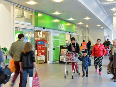 Property Image for Cornbow Shopping Centre, Great Cornbow, Halesowen, West Midlands, B63 4AB
