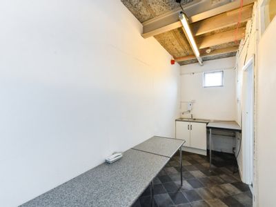 Property Image for Unit 23 Idlewells Centre, Sutton in Ashfield, Sutton in Ashfield, Nottinghamshire, NG17 1BN