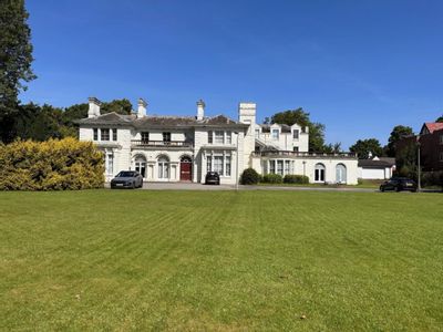 Property Image for Ruddington Manor, Vicarage Lane, Ruddington, Nottinghamshire, NG11 6HB