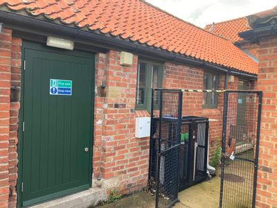Property Image for Buttercross Veterinary Centre, Long Acre, Bingham, Nottinghamshire, NG13 8AF
