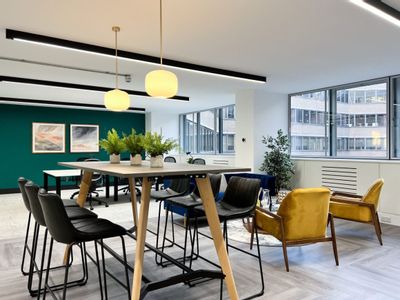 Property Image for East West, Tollhouse Hill, Nottingham, Nottinghamshire, NG1 5FS