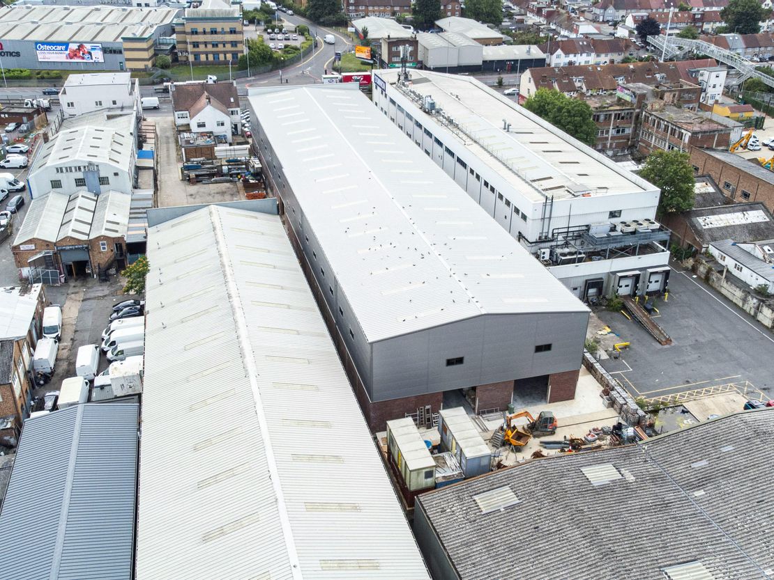 709 North Circular Road, London, NW2 7AX