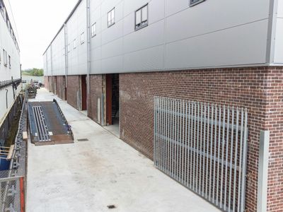 Property Image for 709 North Circular Road, London, NW2 7AX