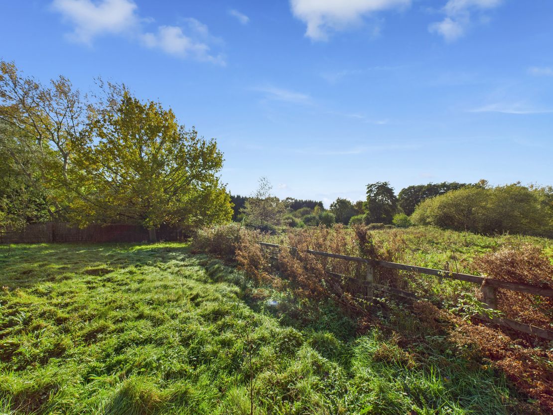 Cherry House & Bromeswell Lakes, Woodbridge, Suffolk, IP12 2PX