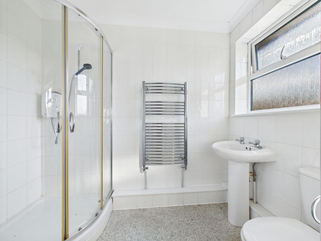Cherry House & Bromeswell Lakes, Woodbridge, Suffolk, IP12 2PX
