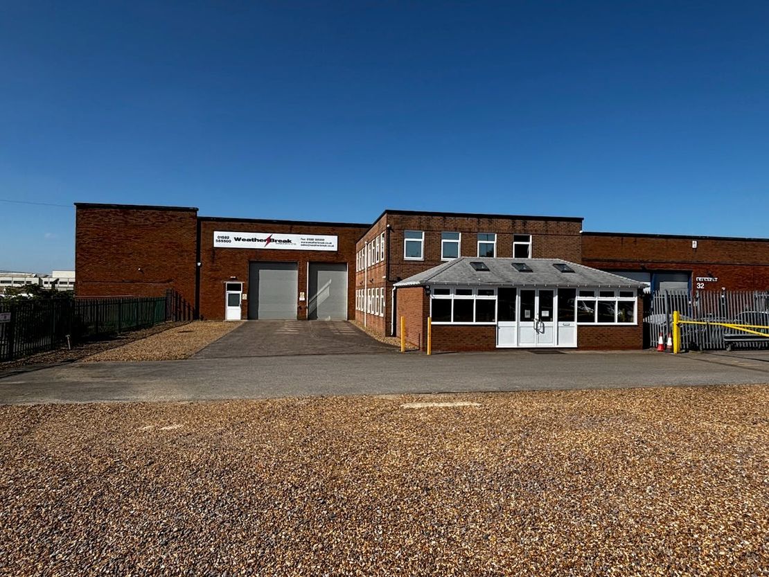 Unit 21 Sundon Industrial Estate, Dencora Way, Luton, LU3 3HP