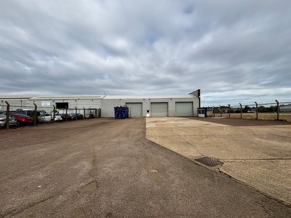 Unit 21 Sundon Industrial Estate, Dencora Way, Luton, LU3 3HP