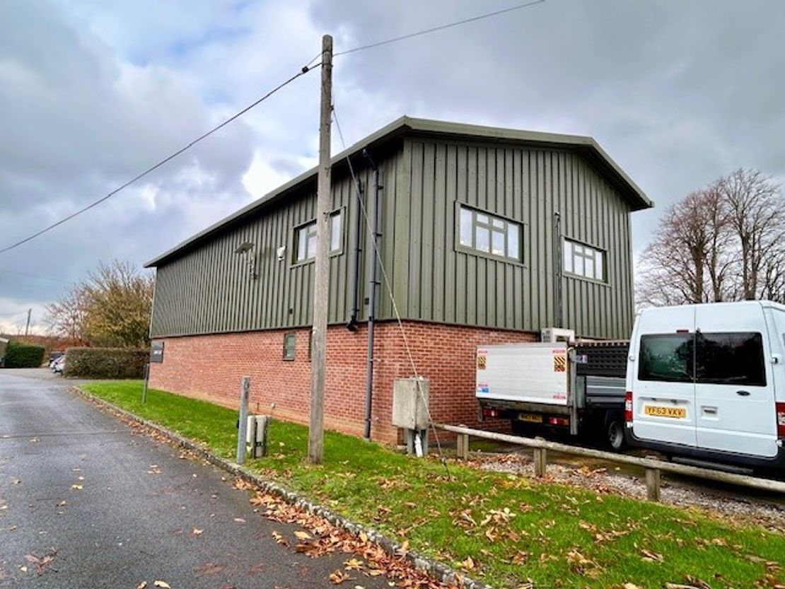 The Green Barn, The Long Yard, Ermin Street, Shefford Woodlands, Hungerford, West Berkshire, RG17 7EH