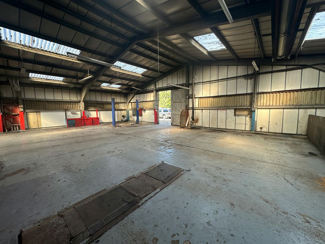 Rushmoor Garage, Tilford Road, Farnham, GU10 2EP