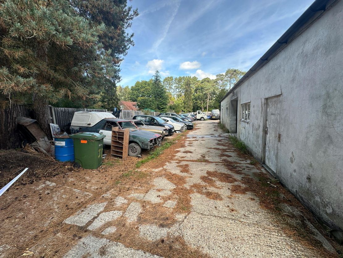 Rushmoor Garage, Tilford Road, Farnham, GU10 2EP