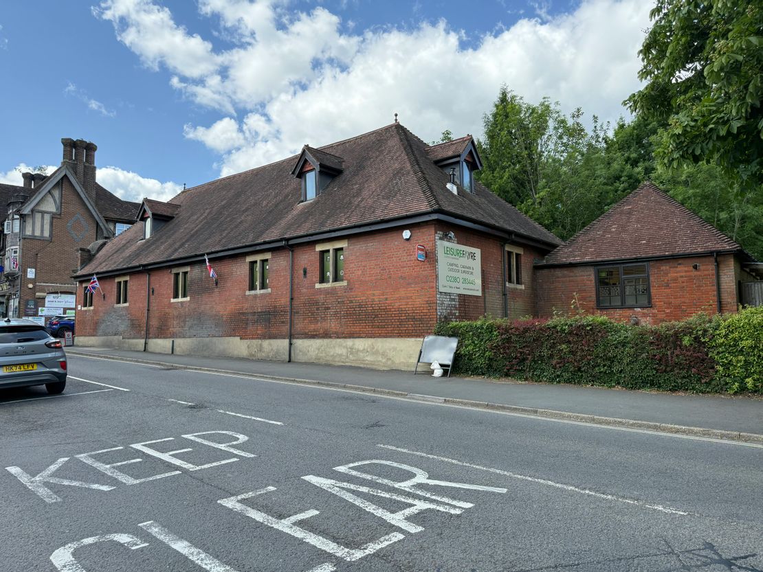 Crownyard 7-21 Romsey Road, Lyndhurst, SO43 7AA