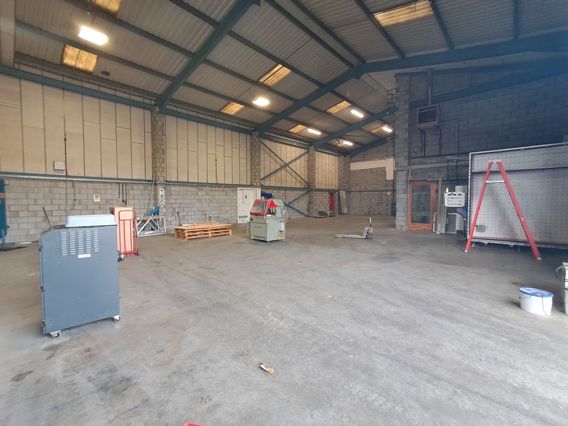 Unit 11 Willow Centre, Willow Lane Industrial Estate, Mitcham, Surrey, CR4 4NX